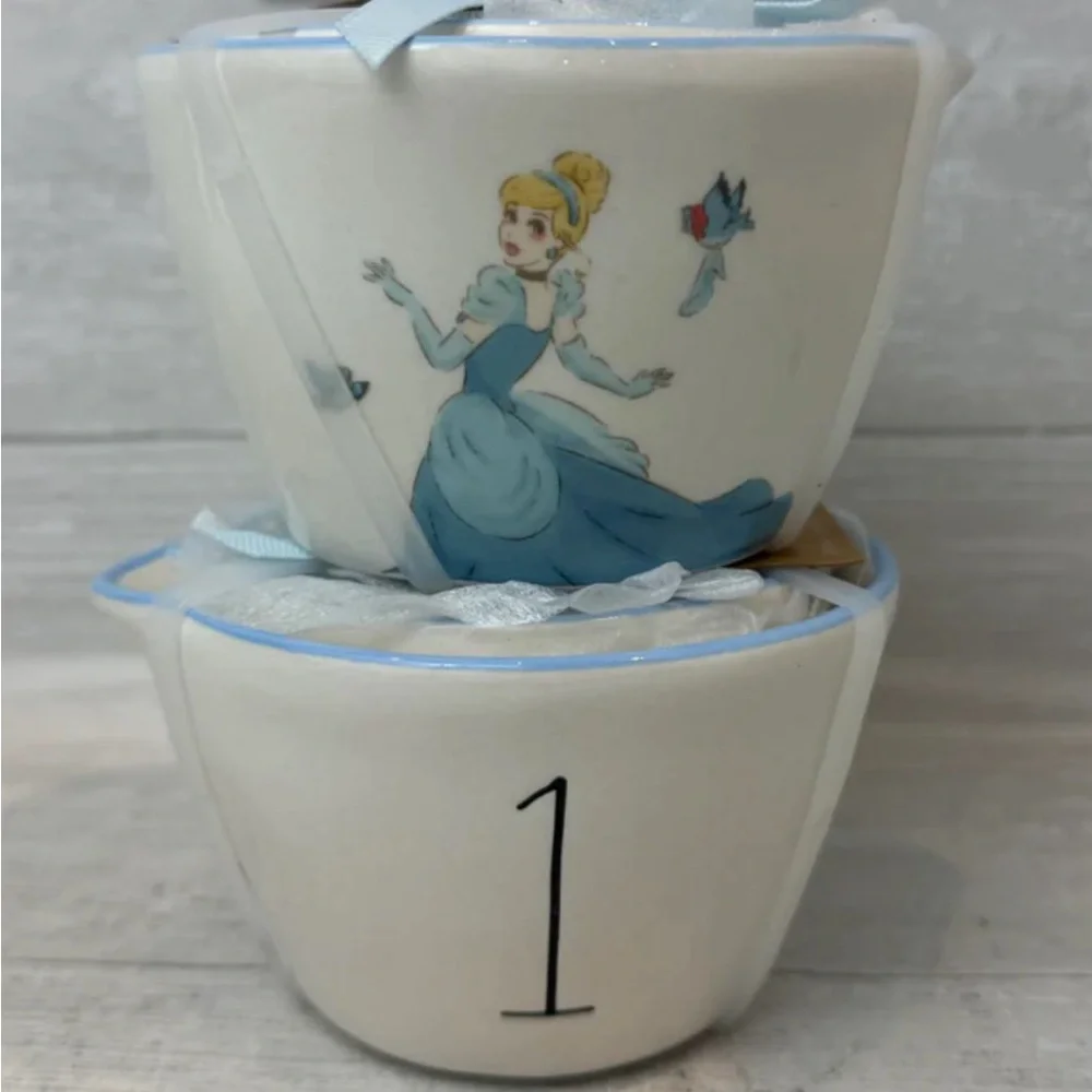Cinderella Measuring Cups Glass